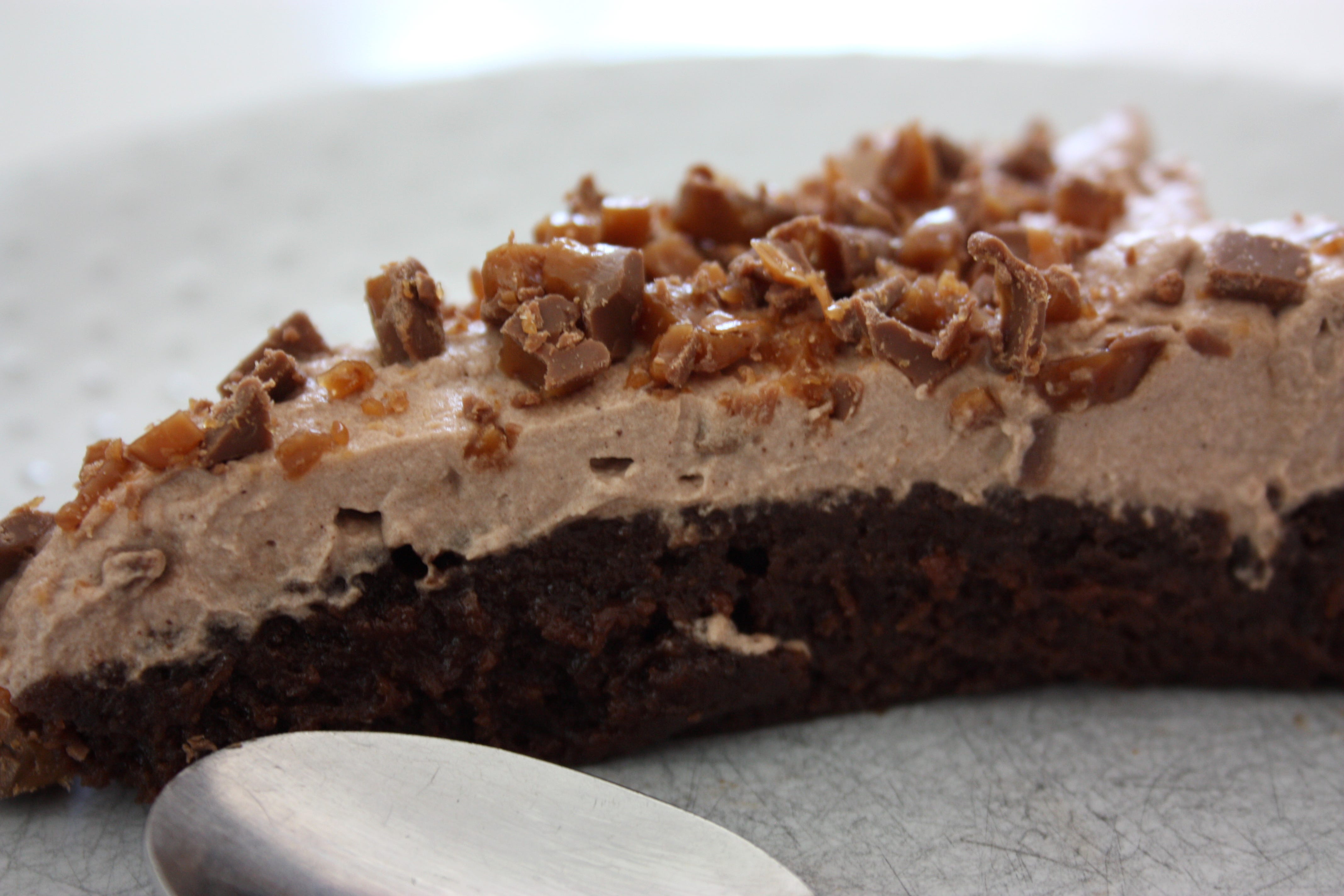 Kladdkaka med daimgrädde | Madame Edith | Allt om Mat