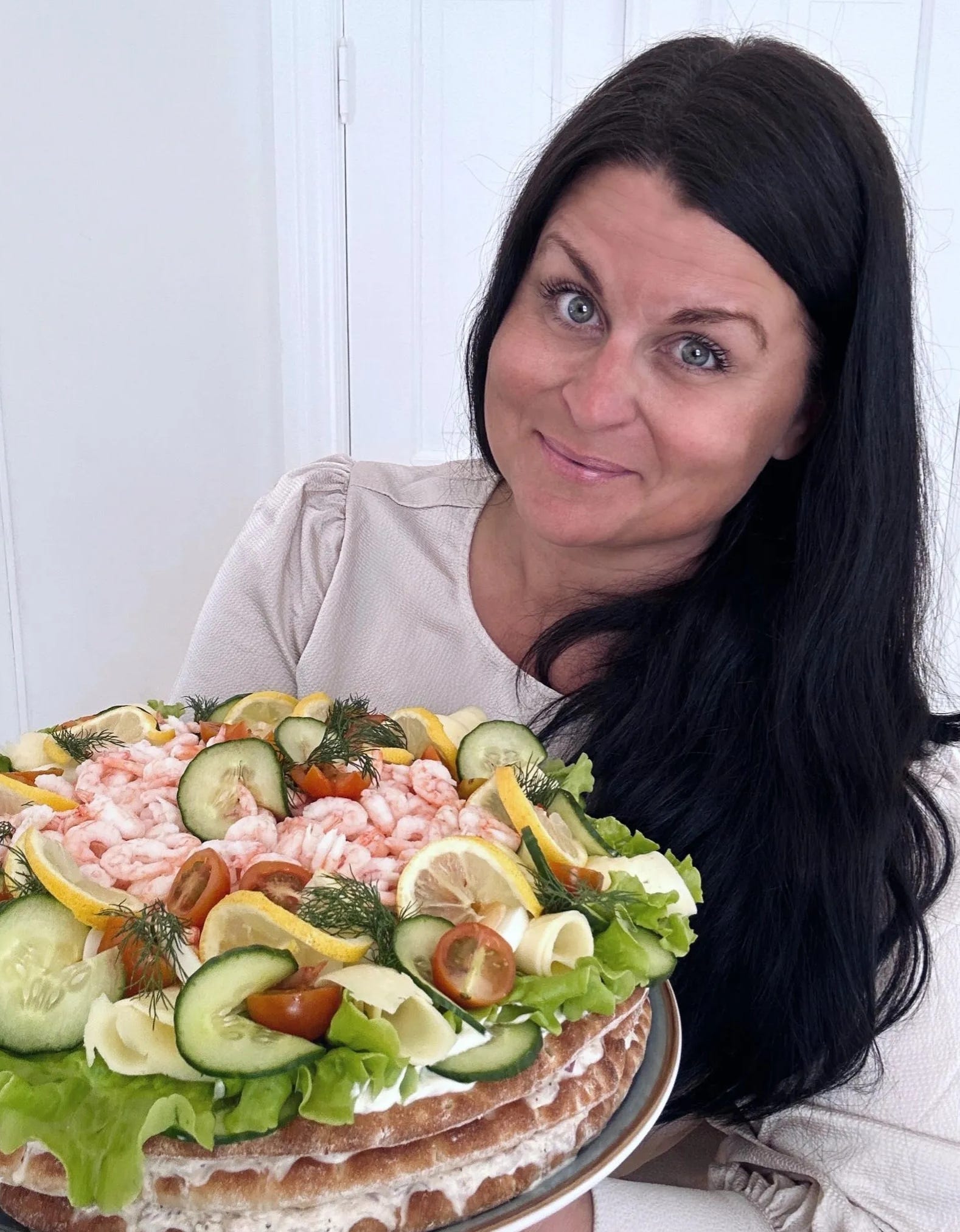Smörgåstårta på hönökaka Madame Edith Allt om Mat
