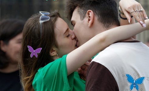 Lezbiyen bilan porno sayt Tik bolmagan jinsiy olatni soradi