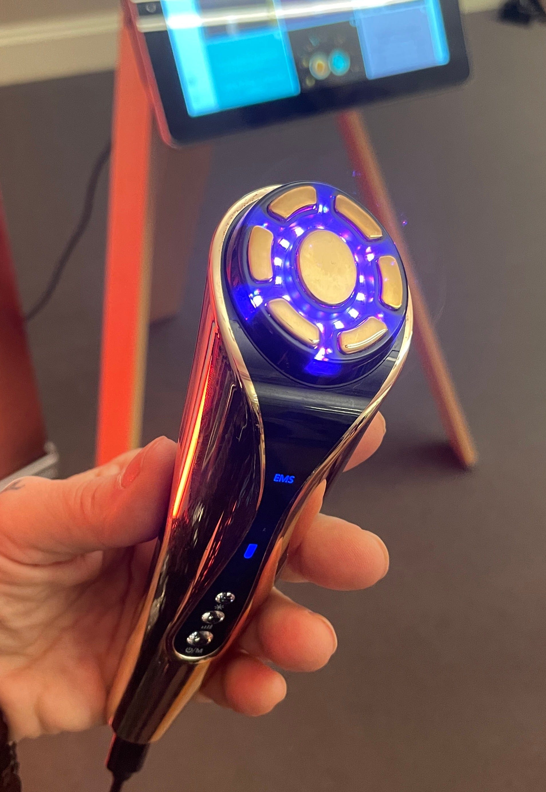 Nu jäklar blir det bra reklam … med... | Monas Universum | Amelia