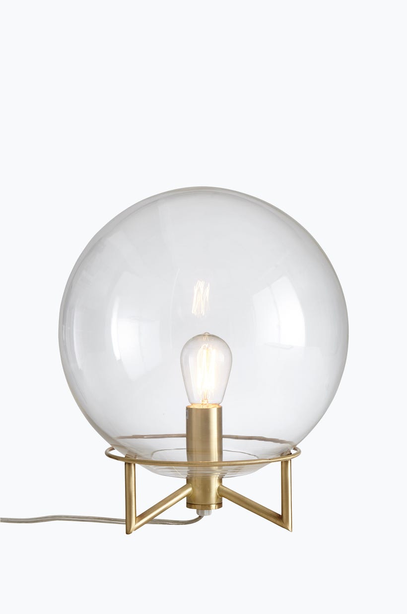 Bordslampa i borstad mässing ellos | Simplicity | Sköna Hem
