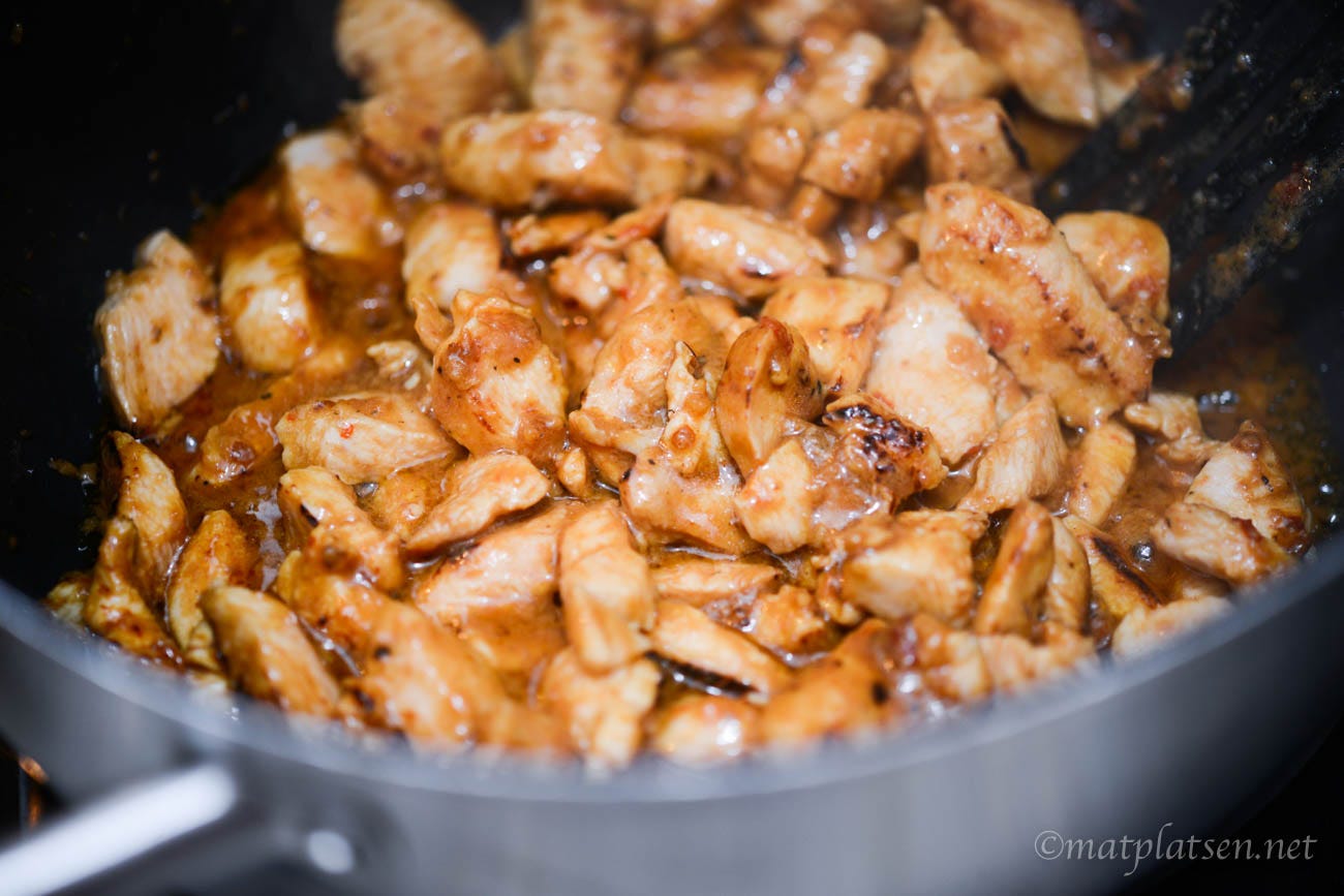 Pasta med sweet chili och kyckling MATPLATSEN Amelia