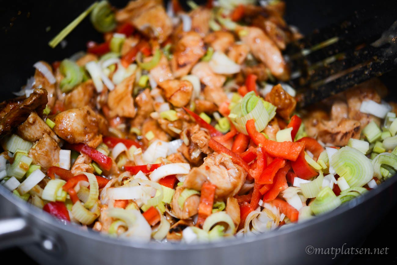 Pasta med sweet chili och kyckling MATPLATSEN Amelia