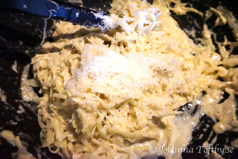 Porno video: yigit ikkita qiz dostini sikadi